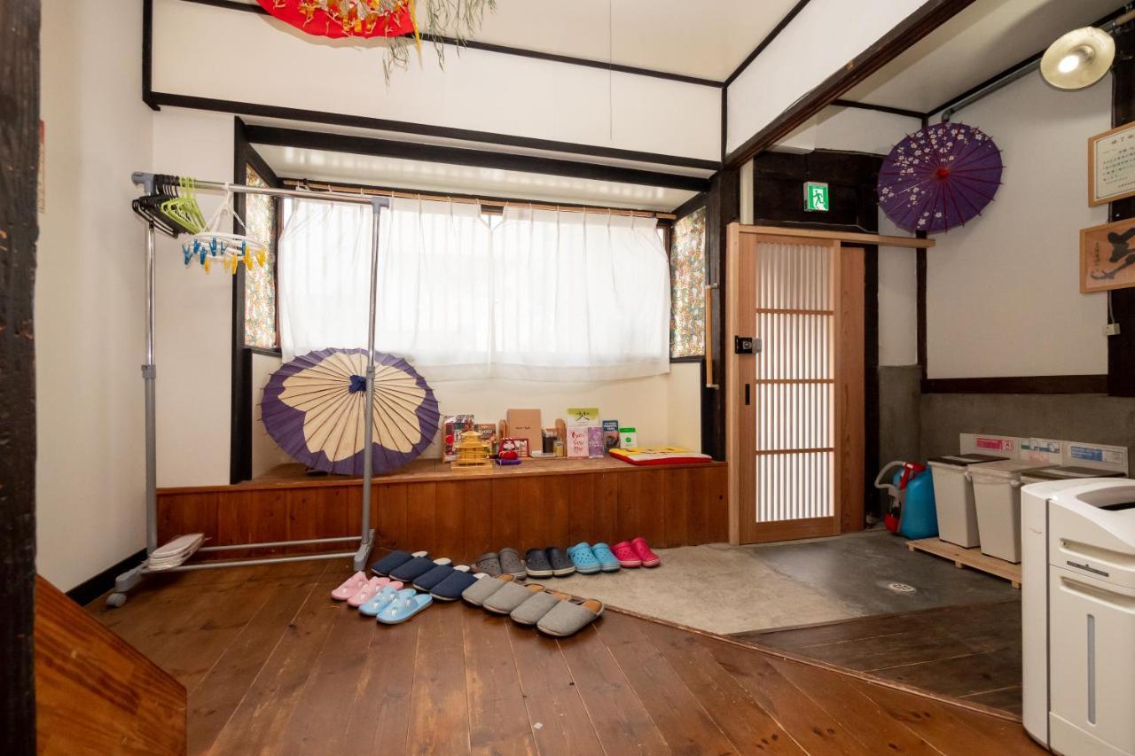 Guesthouse Oneworld Shijo四条京町屋 Киото Экстерьер фото